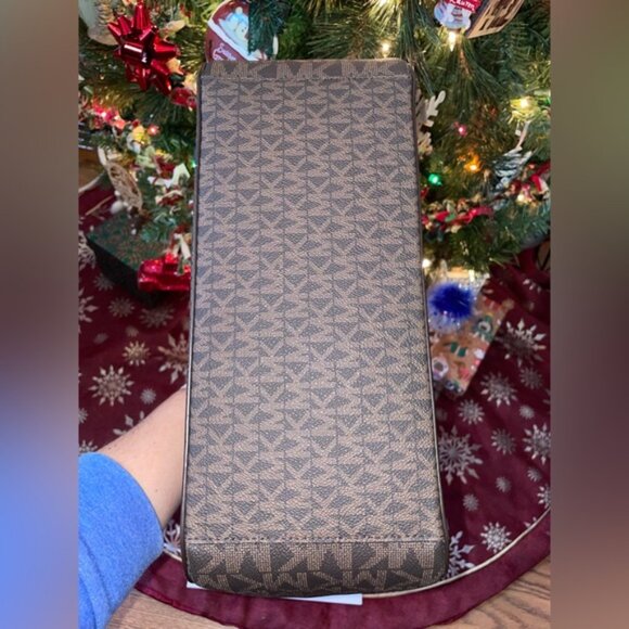 Michael Kors Jet Set Large Logo Non Vegan Leather Tote/Shoulder Bag - Picture 4 of 11